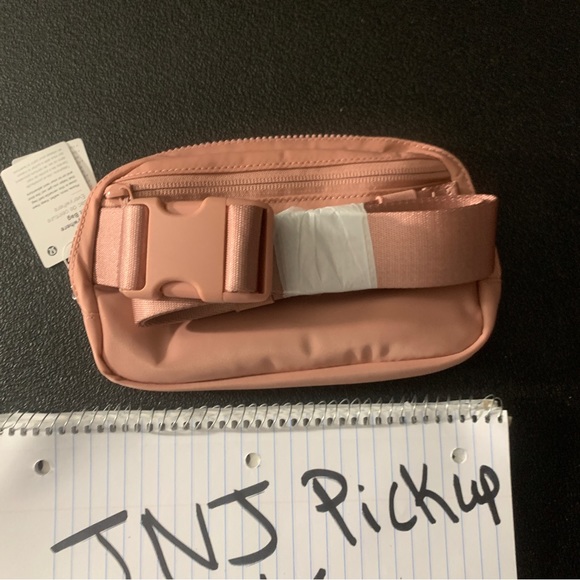 Lululemon everywhere belt bag Pink Pastel NWT - Picture 8 of 9